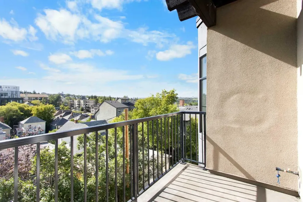 2307 14 Street SW Calgary AB T2T 3T5