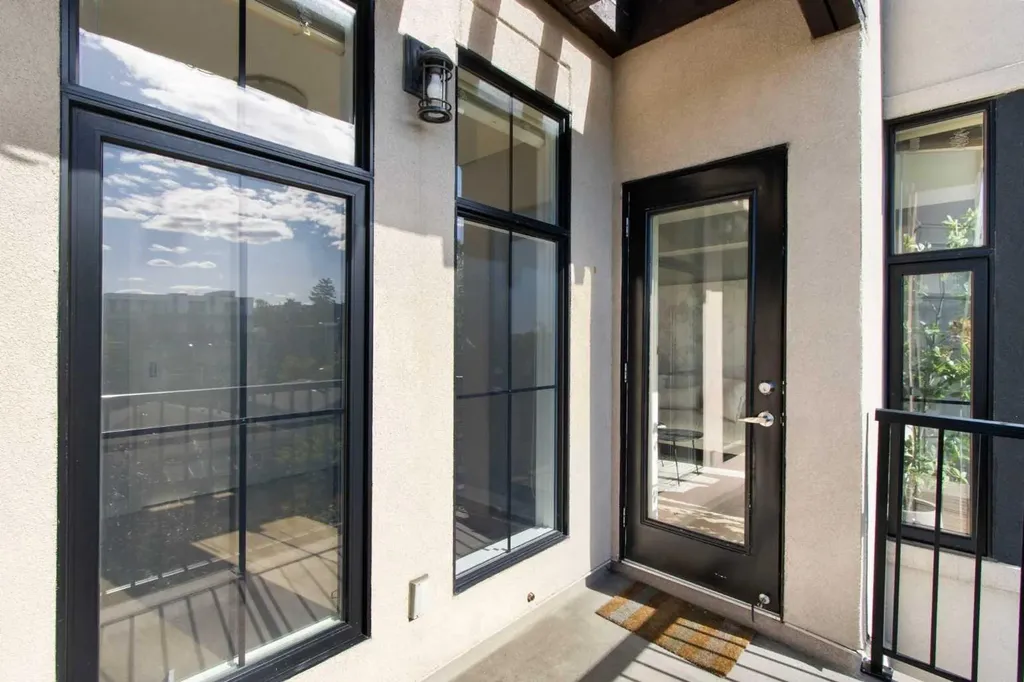 2307 14 Street SW Calgary AB T2T 3T5