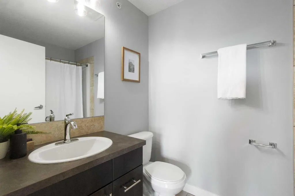 2307 14 Street SW Calgary AB T2T 3T5