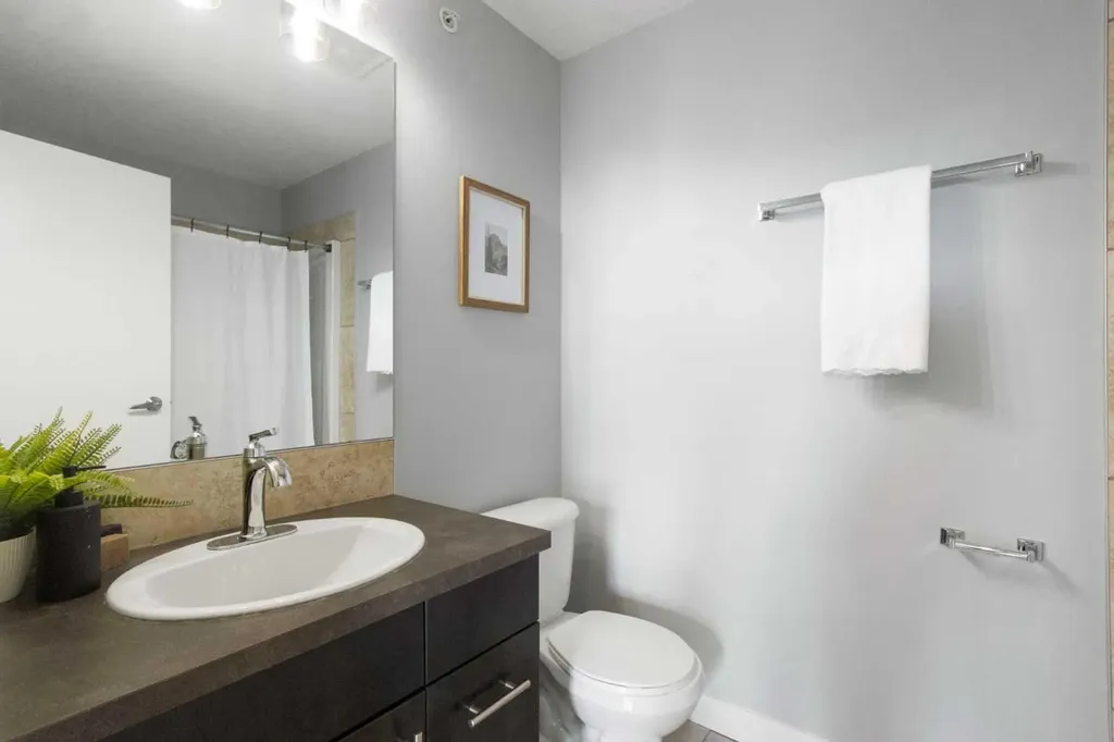 2307 14 Street SW Calgary AB T2T 3T5