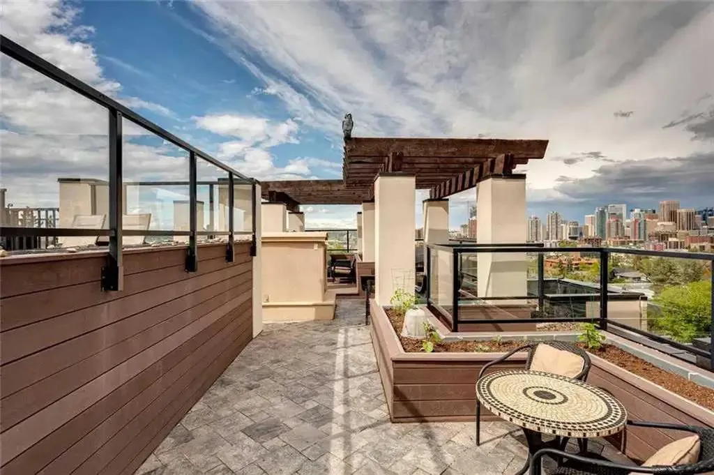 2307 14 Street SW Calgary AB T2T 3T5