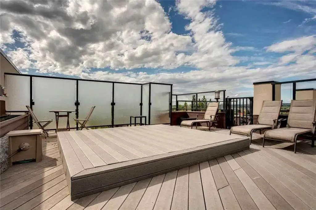 2307 14 Street SW Calgary AB T2T 3T5