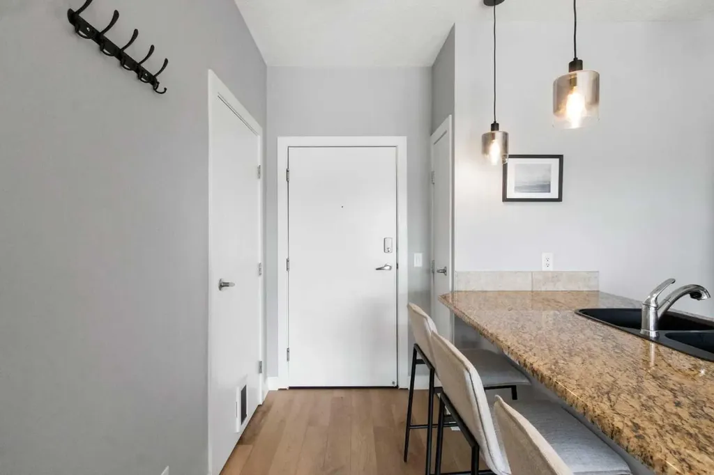 2307 14 Street SW Calgary AB T2T 3T5