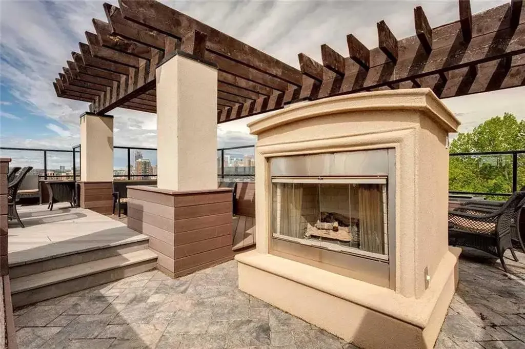 2307 14 Street SW Calgary AB T2T 3T5