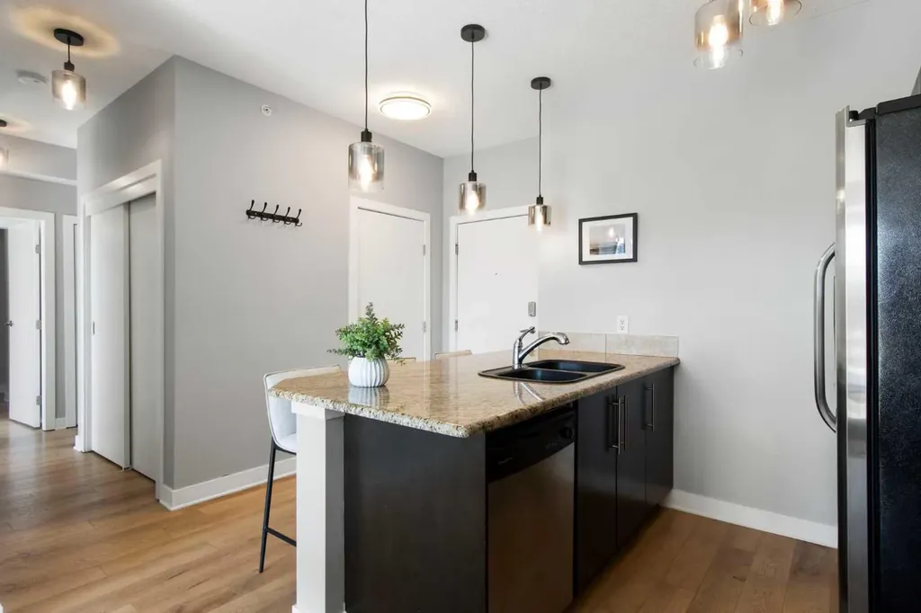 2307 14 Street SW Calgary AB T2T 3T5
