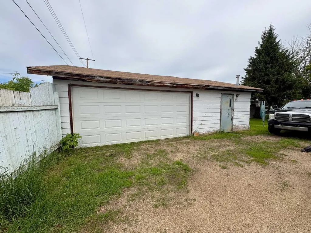 5028 48 Street Mannville AB T0B 2W0