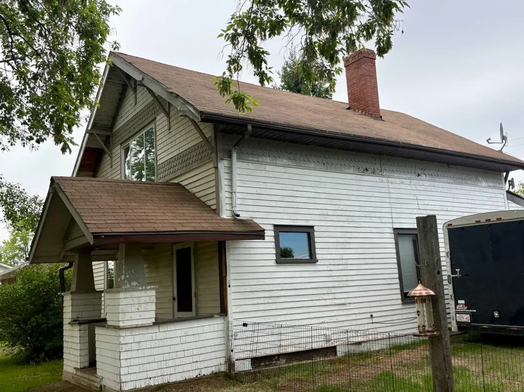 5028 48 Street Mannville AB T0B 2W0