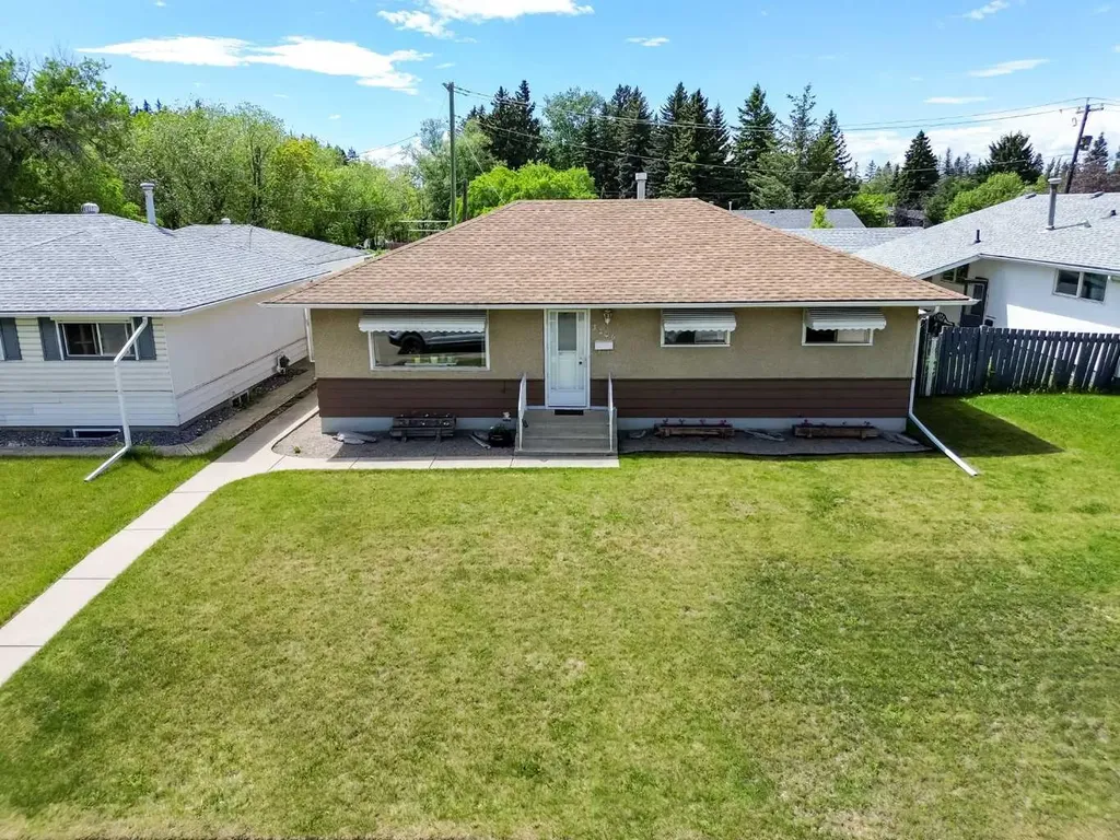 3206 44a Avenue Red Deer AB T4N 3J7