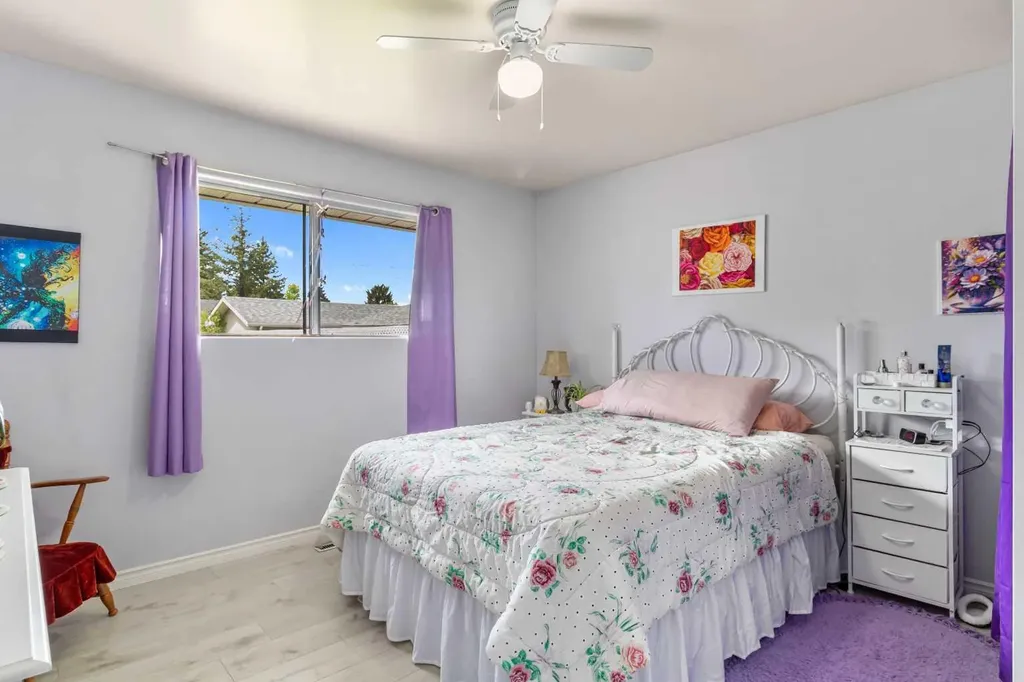3206 44a Avenue Red Deer AB T4N 3J7