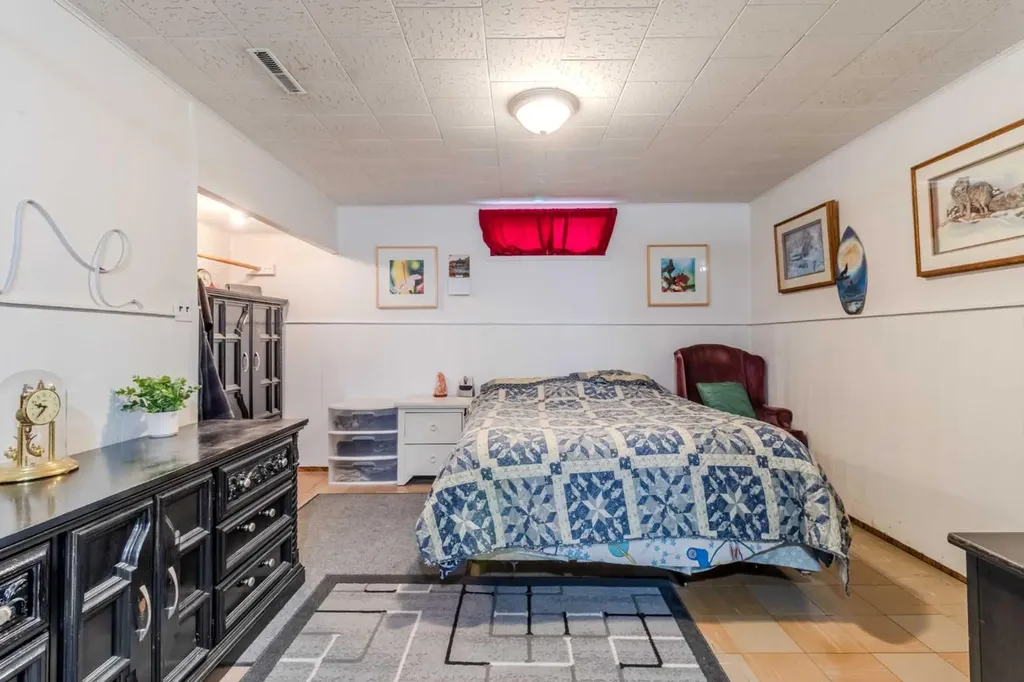 3206 44a Avenue Red Deer AB T4N 3J7