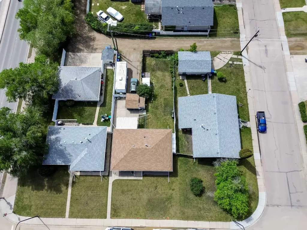 3206 44a Avenue Red Deer AB T4N 3J7