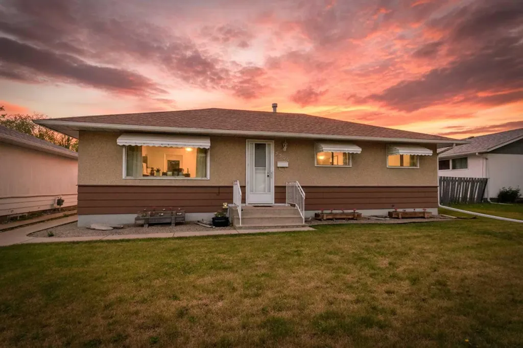3206 44a Avenue Red Deer AB T4N 3J7