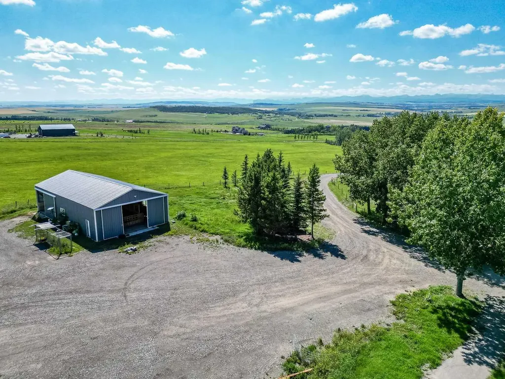 418066 48 Street W Rural Foothills County AB T1S 1A1
