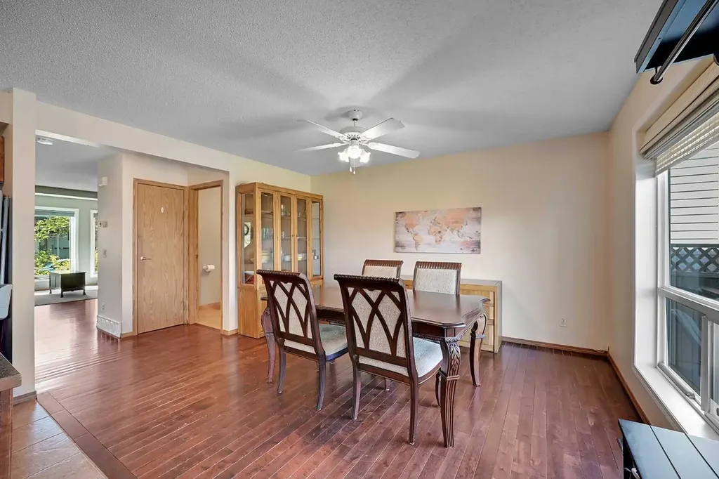 19 Coventry Link NE Calgary AB T3K 5H6