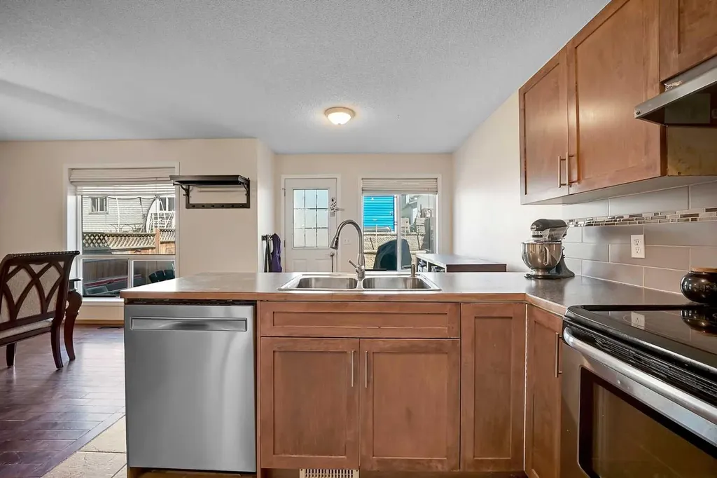 19 Coventry Link NE Calgary AB T3K 5H6