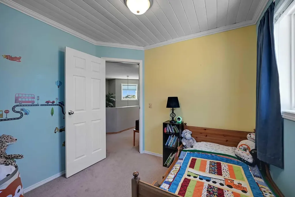 19 Coventry Link NE Calgary AB T3K 5H6