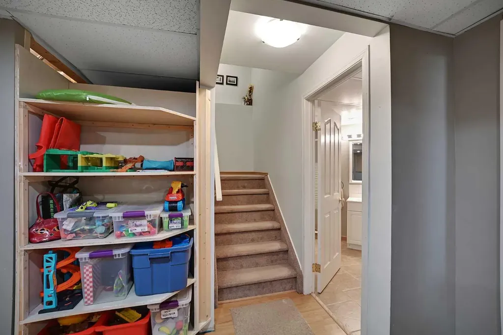 19 Coventry Link NE Calgary AB T3K 5H6