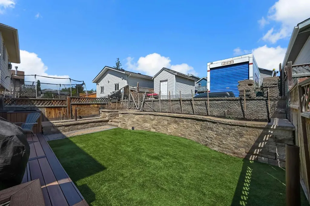 19 Coventry Link NE Calgary AB T3K 5H6
