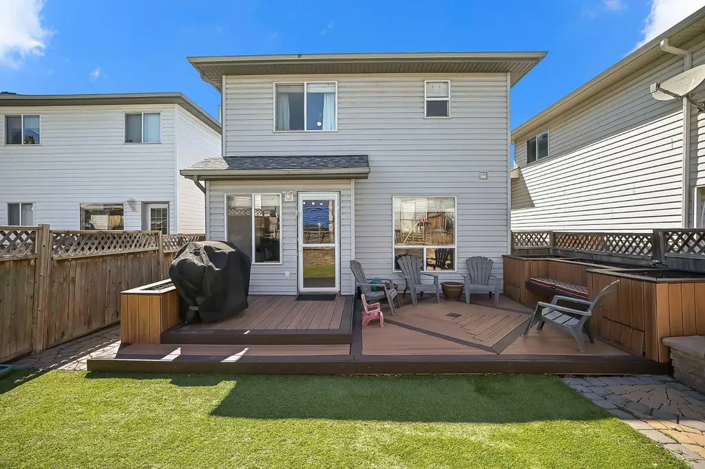 19 Coventry Link NE Calgary AB T3K 5H6