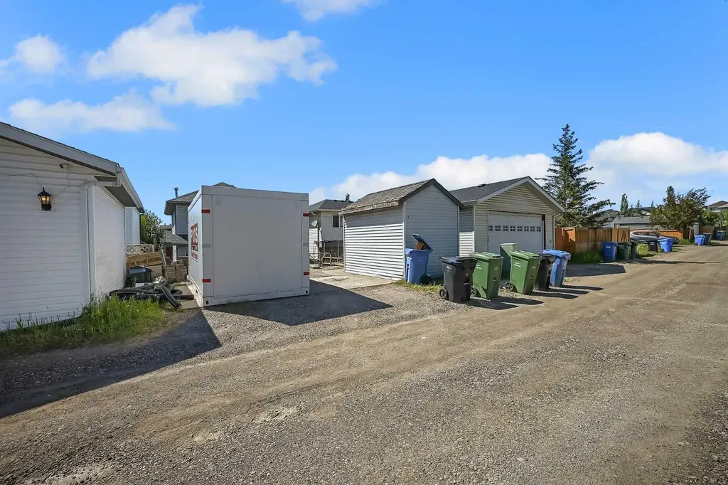 19 Coventry Link NE Calgary AB T3K 5H6
