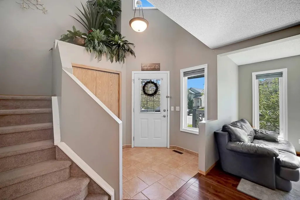 19 Coventry Link NE Calgary AB T3K 5H6