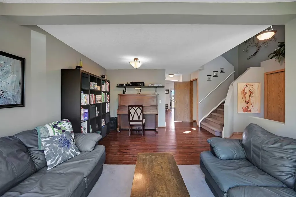 19 Coventry Link NE Calgary AB T3K 5H6
