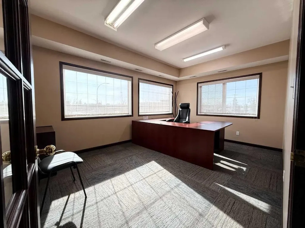 9824 97 Avenue Grande Prairie AB T8V 7K2