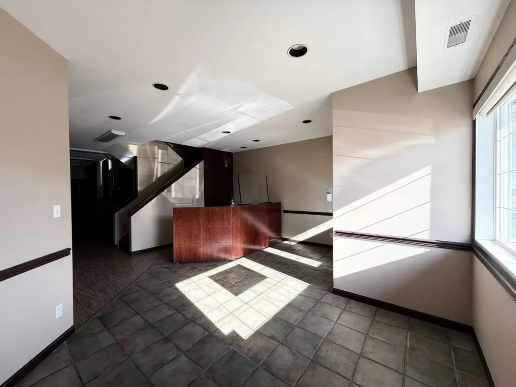 9824 97 Avenue Grande Prairie AB T8V 7K2