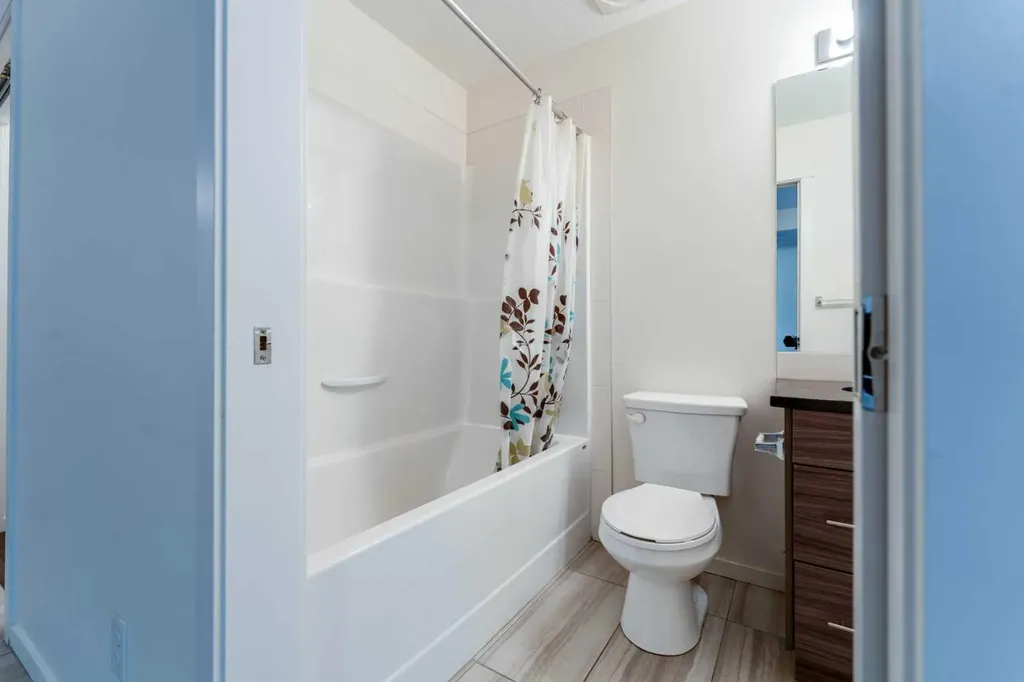 215 Legacy Boulevard SE Calgary AB T2X 0Y6