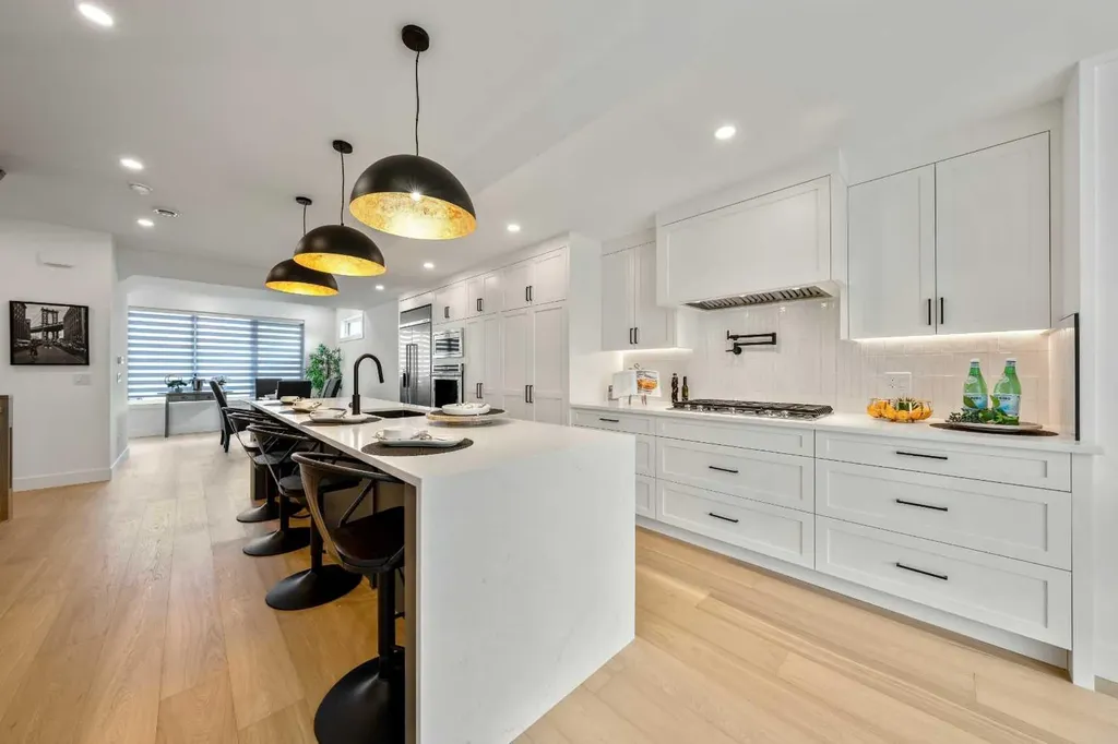 2518 16b Street SW Calgary AB T2T 4L9