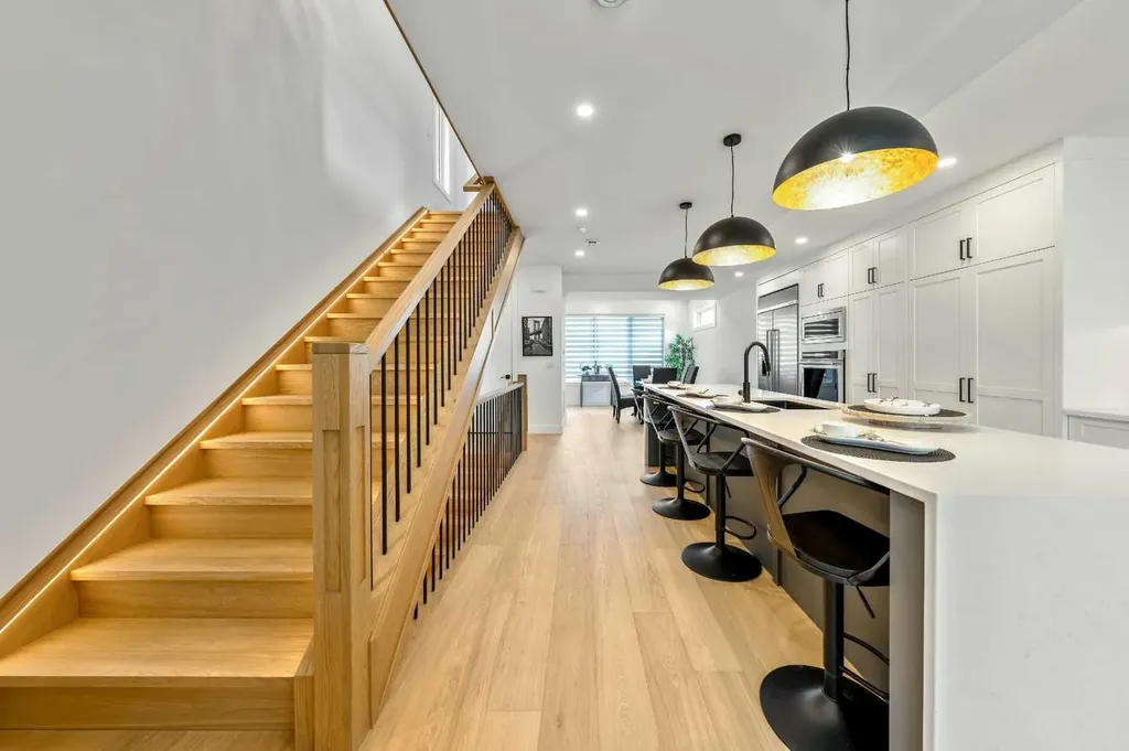 2518 16b Street SW Calgary AB T2T 4L9