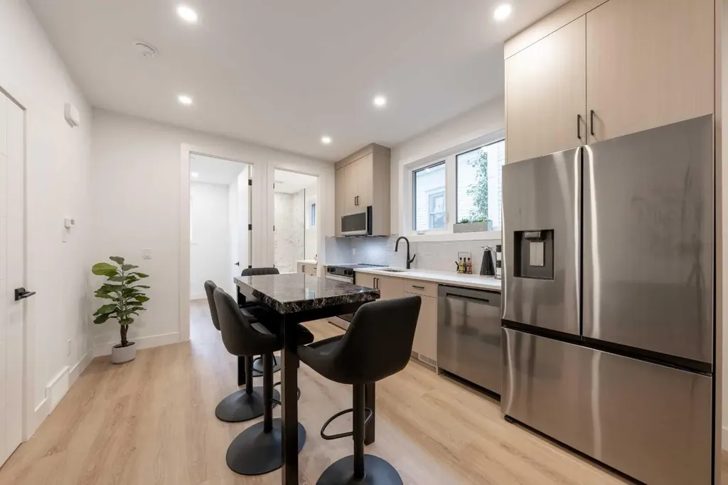 2518 16b Street SW Calgary AB T2T 4L9