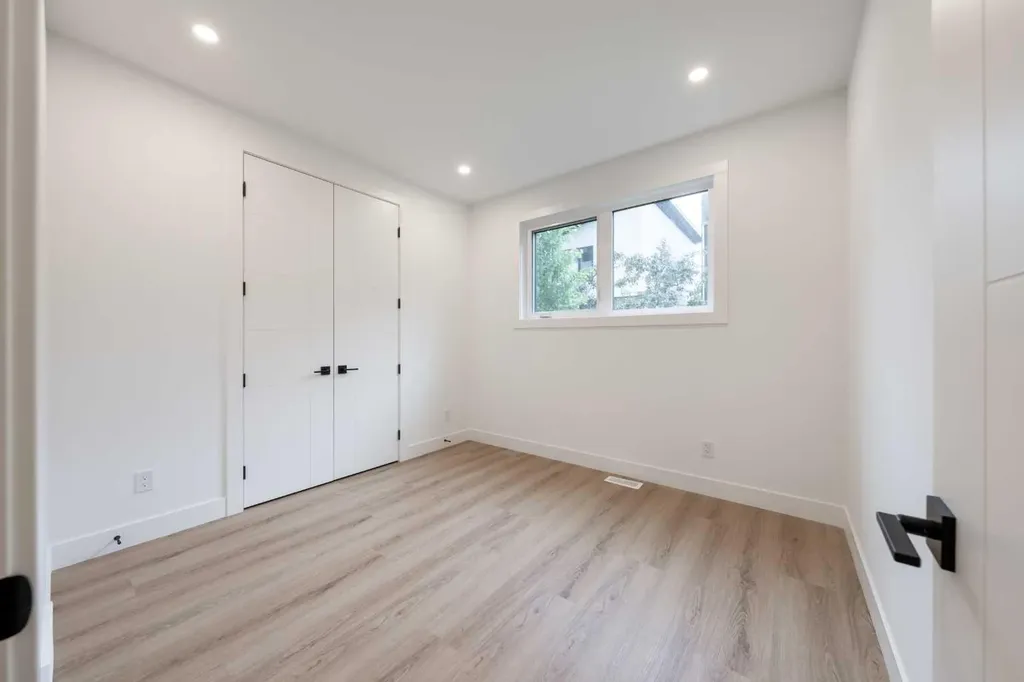 2518 16b Street SW Calgary AB T2T 4L9
