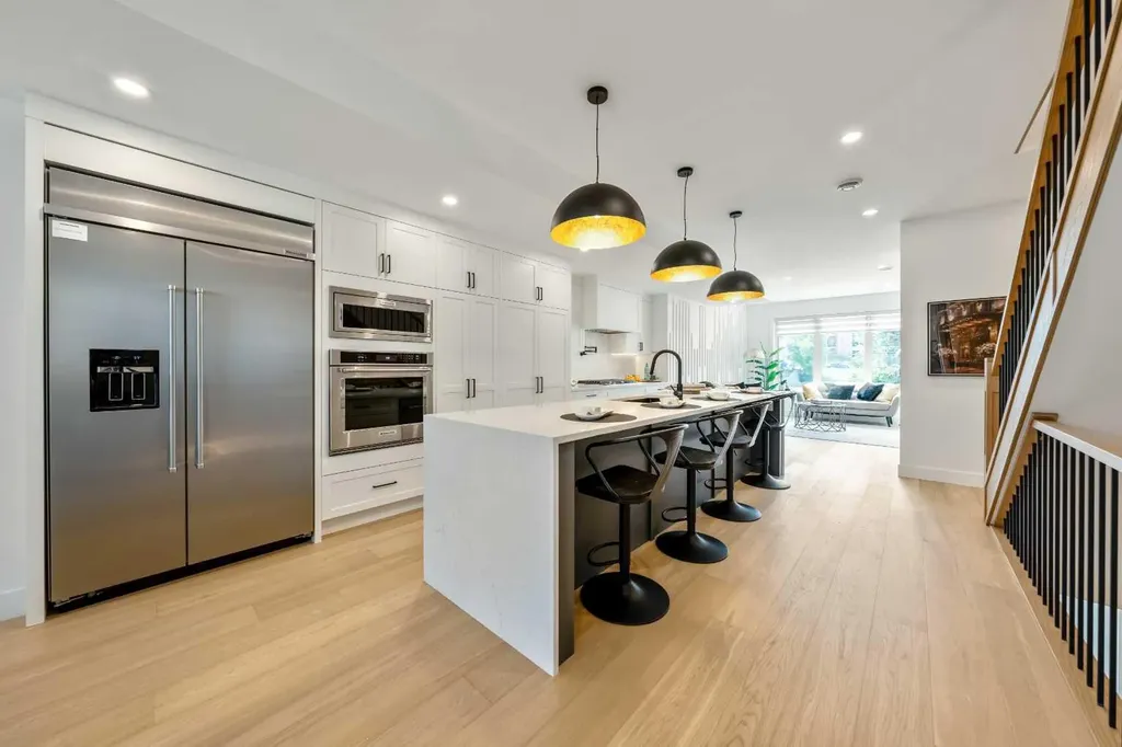 2518 16b Street SW Calgary AB T2T 4L9