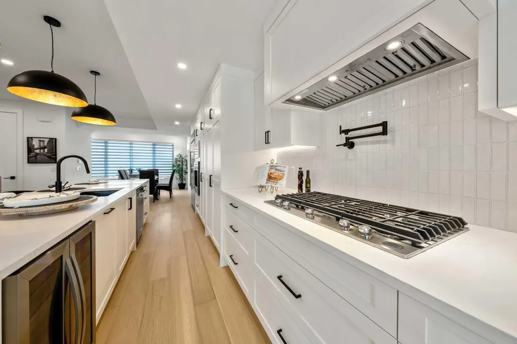 2518 16b Street SW Calgary AB T2T 4L9