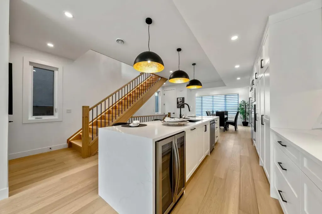 2518 16b Street SW Calgary AB T2T 4L9