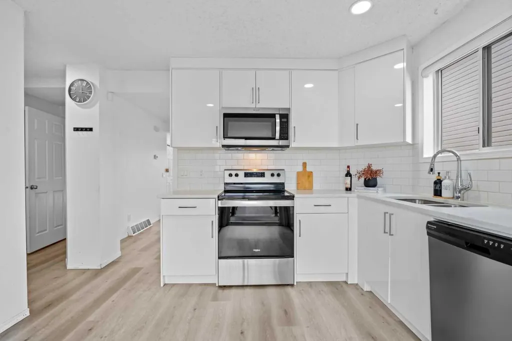 146 Erin Road SE Calgary AB T2B 3H4