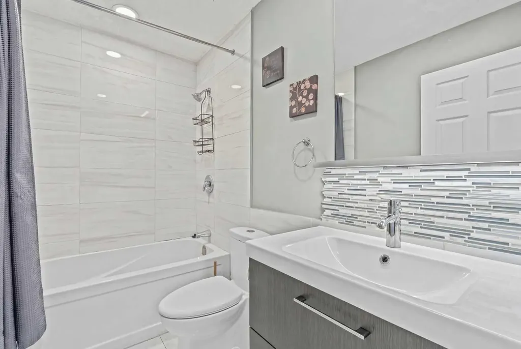 146 Erin Road SE Calgary AB T2B 3H4