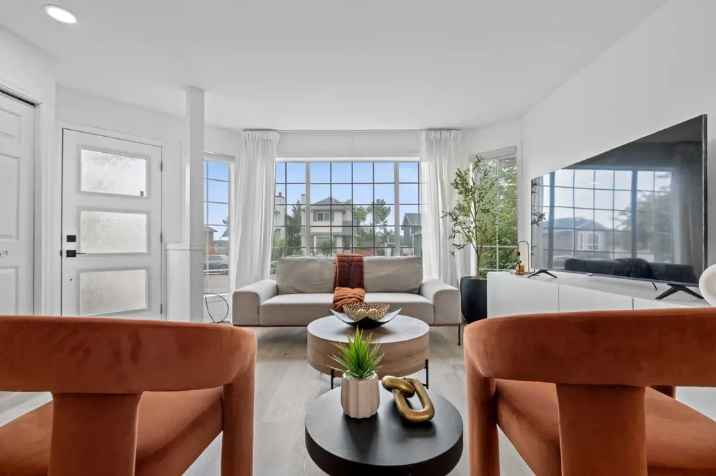 146 Erin Road SE Calgary AB T2B 3H4