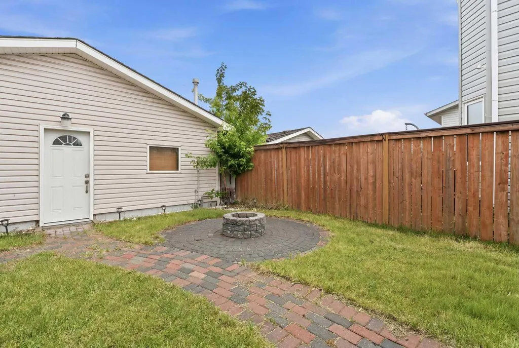146 Erin Road SE Calgary AB T2B 3H4