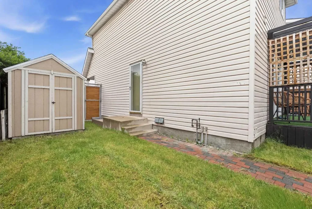 146 Erin Road SE Calgary AB T2B 3H4