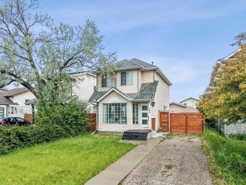 146 Erin Road SE Calgary AB T2B 3H4