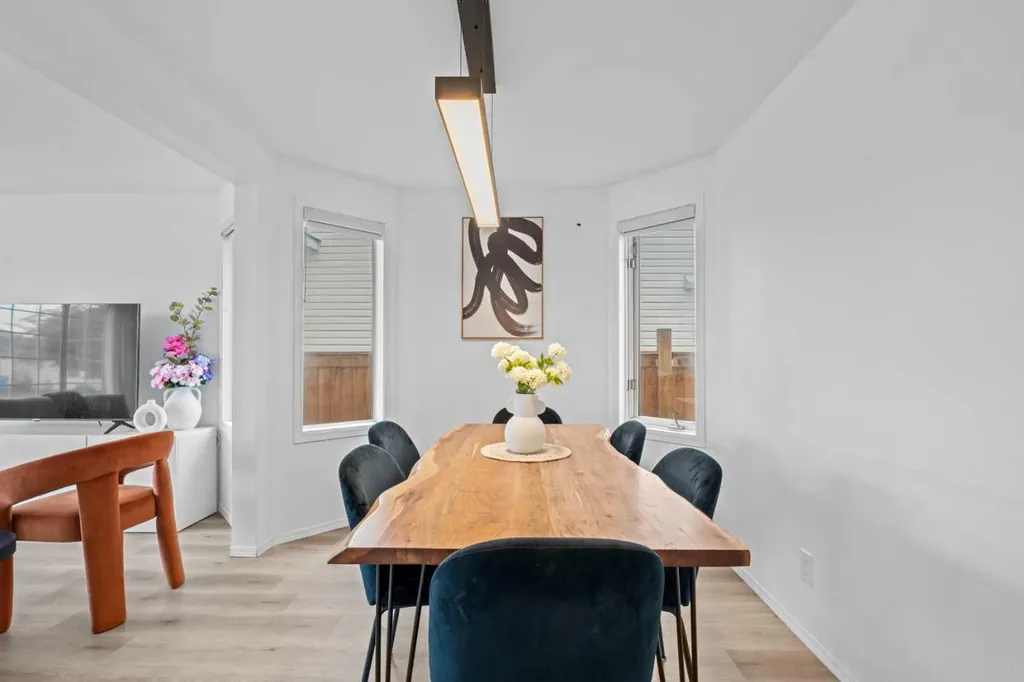 146 Erin Road SE Calgary AB T2B 3H4