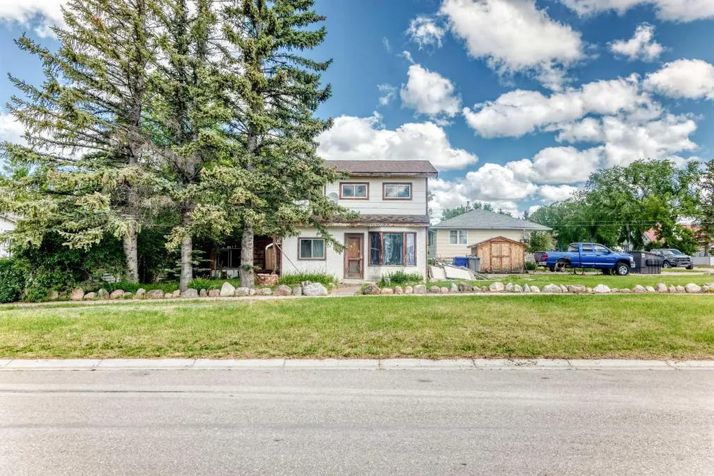 306 47th Avenue W Claresholm AB t0l0t0