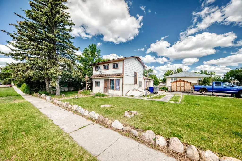 306 47th Avenue W Claresholm AB t0l0t0