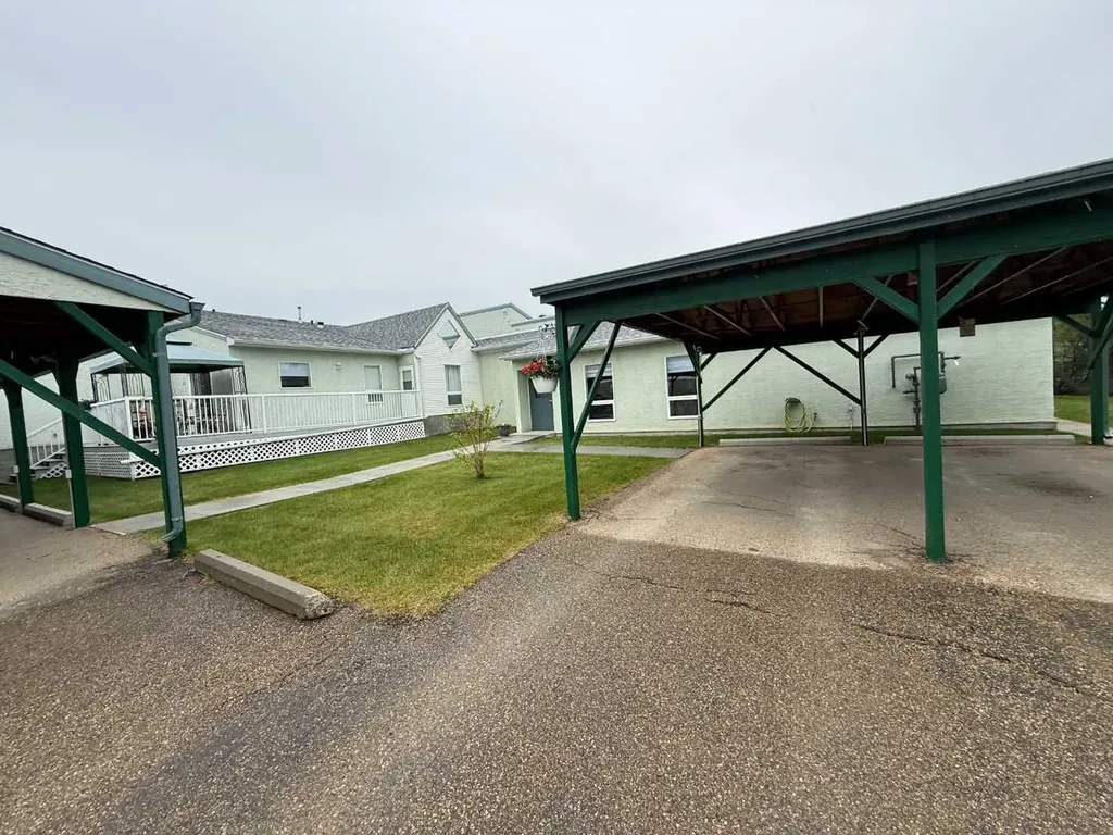 722 48 Street Edson AB T7E 1W8