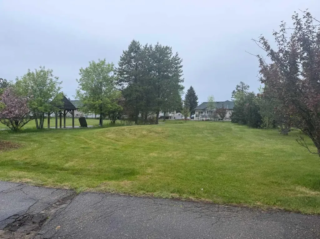 722 48 Street Edson AB T7E 1W8