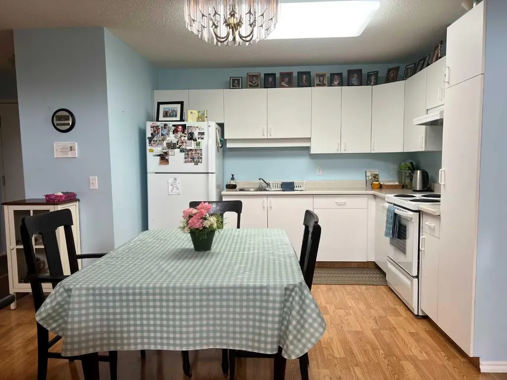 722 48 Street Edson AB T7E 1W8