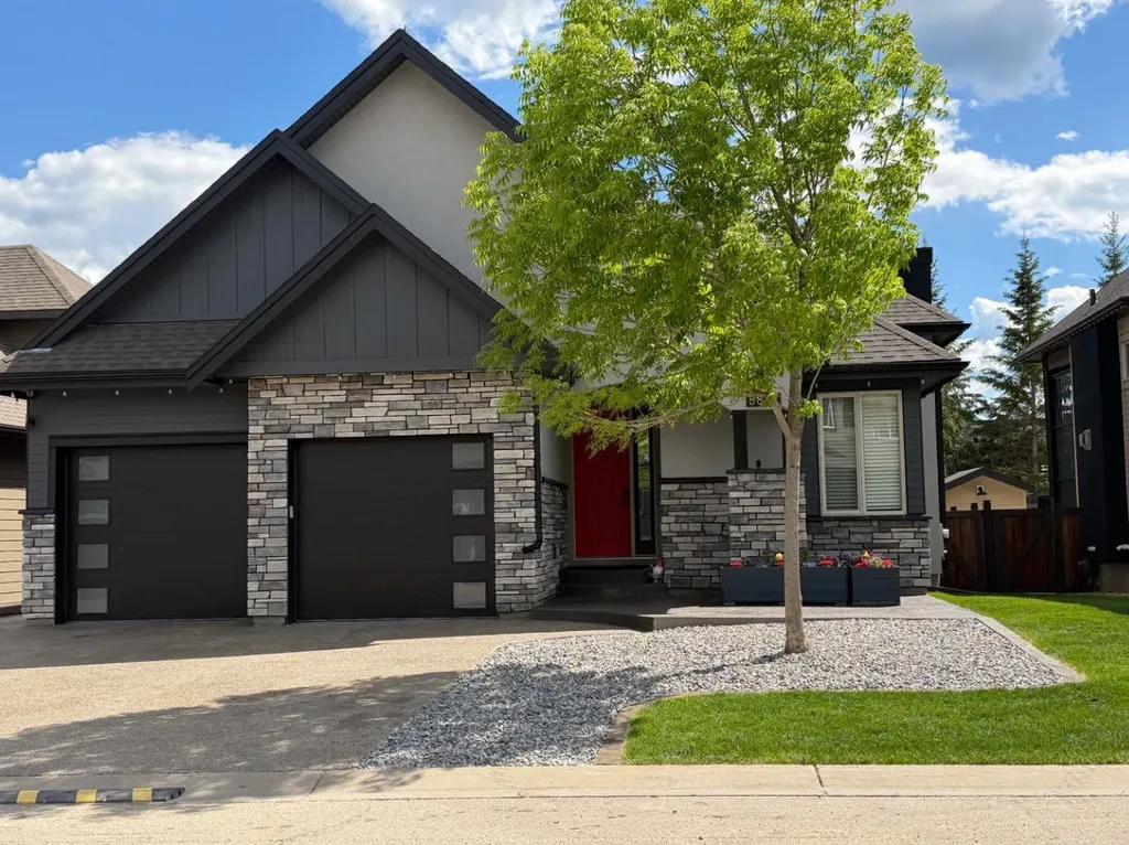 8817 60 Avenue Grande Prairie AB T8W 0J9