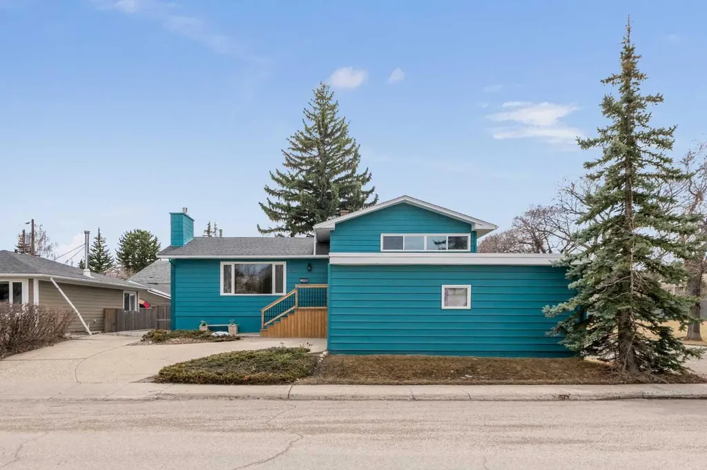 67 Hooke Road SW Calgary AB T2V3K6